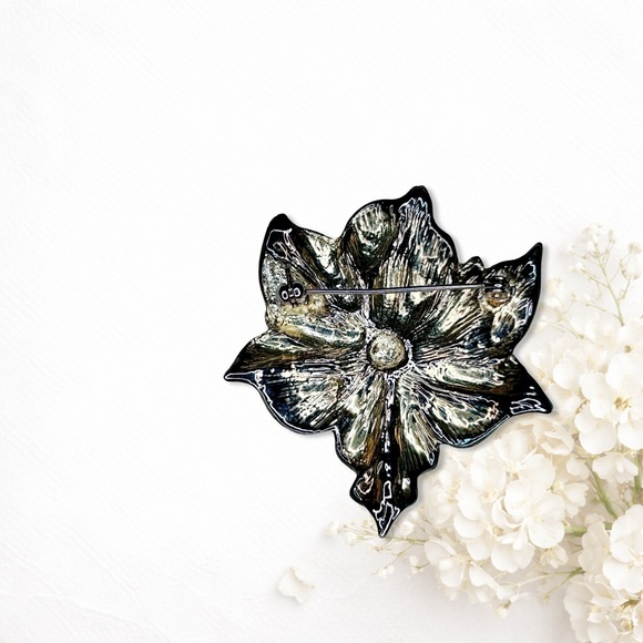 6365. Red Floral Crystal Brooch Christmas Poinsettia - Picture 2 of 3